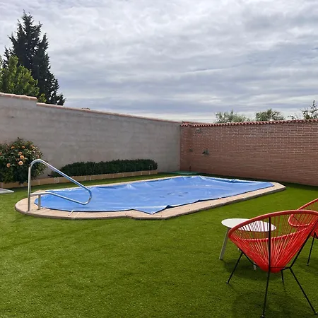 Un Sueno En Toledo Ii, Al Lado De Puy Du Fou